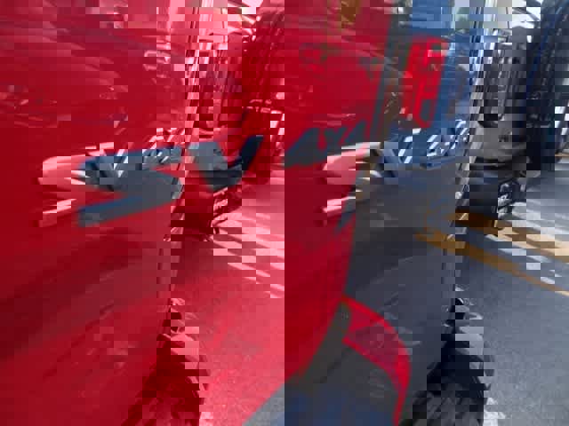 Used 2024 Nissan Frontier SV w/ Technology Package image 17