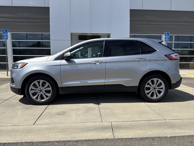 Certified 2024 Ford Edge Titanium AWD/4WD image 2