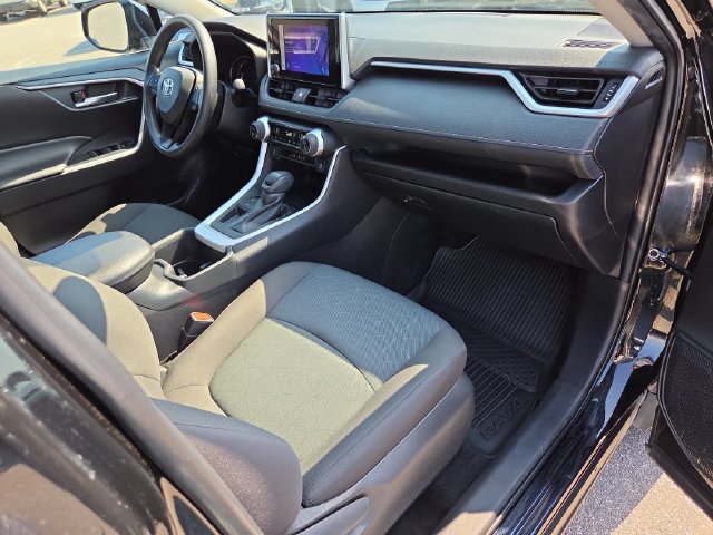 Used 2024 Toyota RAV4 XLE FWD image 30