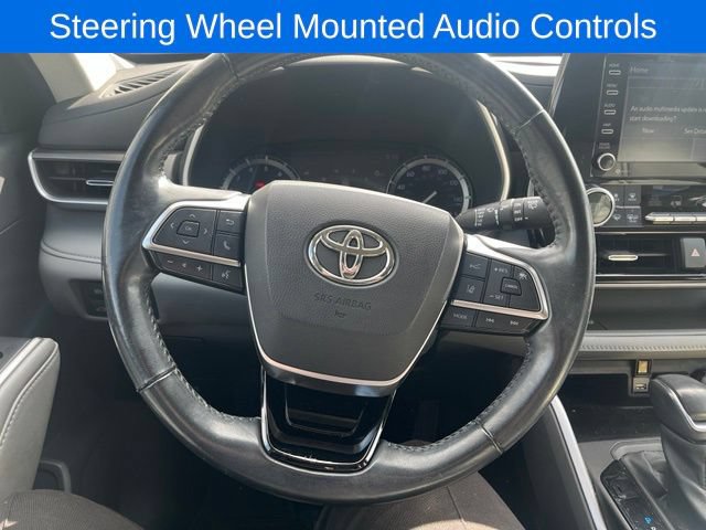 Used 2020 Toyota Highlander XLE AWD/4WD image 14