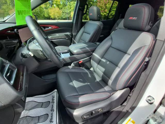 Used 2024 Chevrolet Traverse Z71 w/ Enhanced Driving Package AWD/4WD image 12
