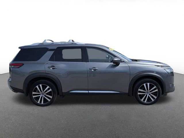 Used 2024 Nissan Pathfinder Platinum AWD/4WD image 2