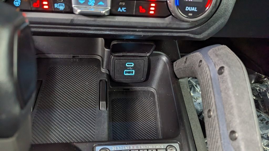 Certified 2025 Ford Bronco Badlands AWD/4WD image 29