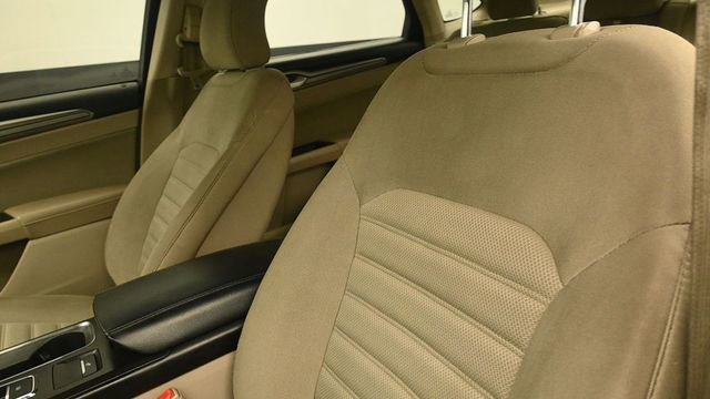 Certified 2018 Ford Fusion SE FWD image 20