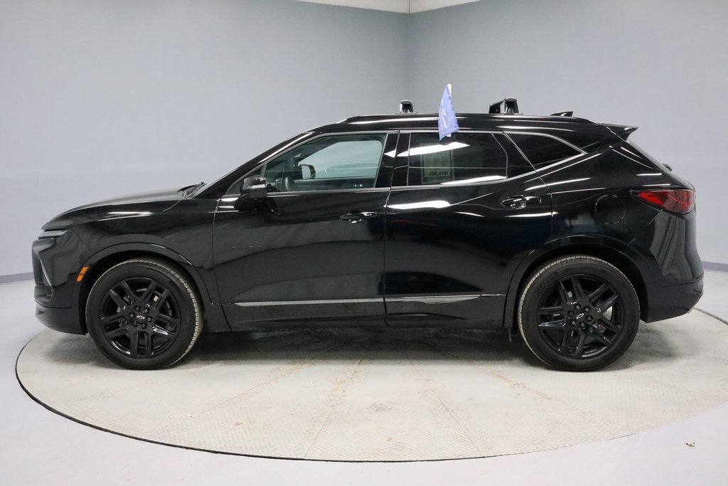 Used 2024 Chevrolet Blazer RS w/ Driver Confidence II Package image 2
