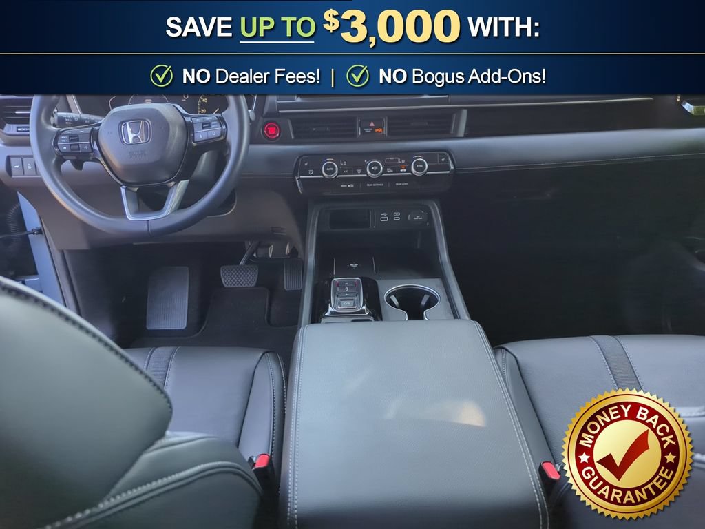 Used 2025 Honda Pilot Touring image 17
