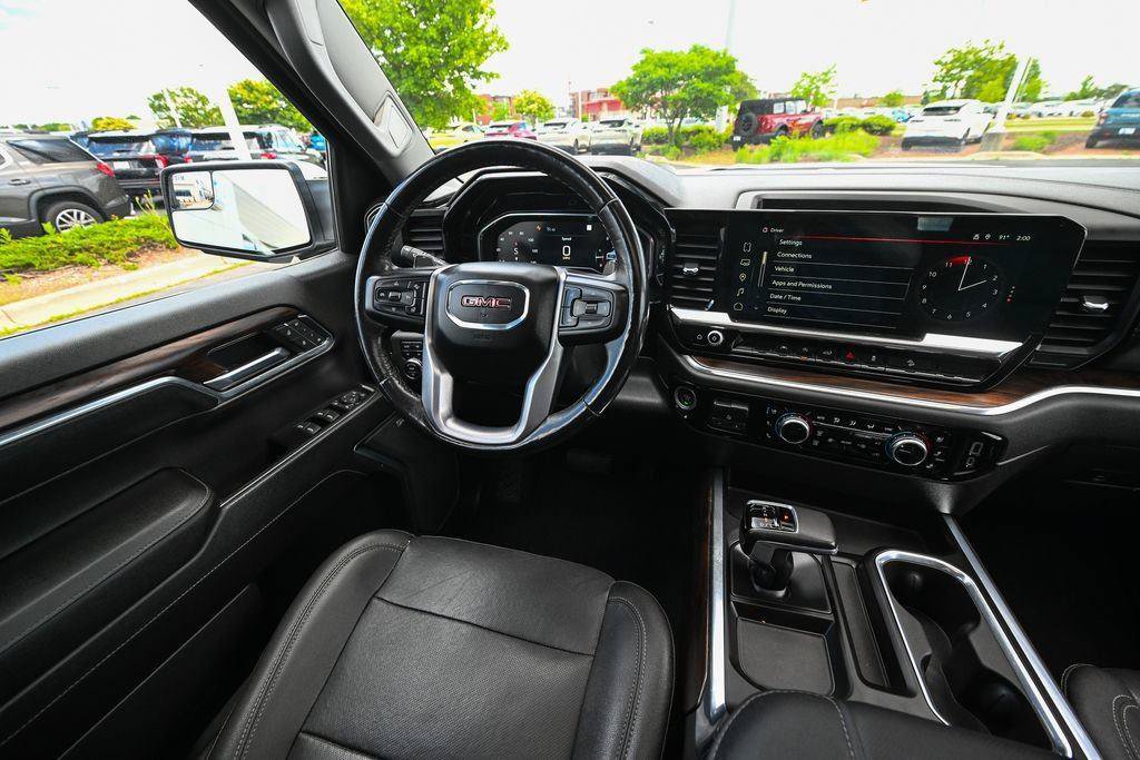 Used 2022 GMC Sierra 1500 SLT w/ SLT Convenience Package AWD/4WD image 32