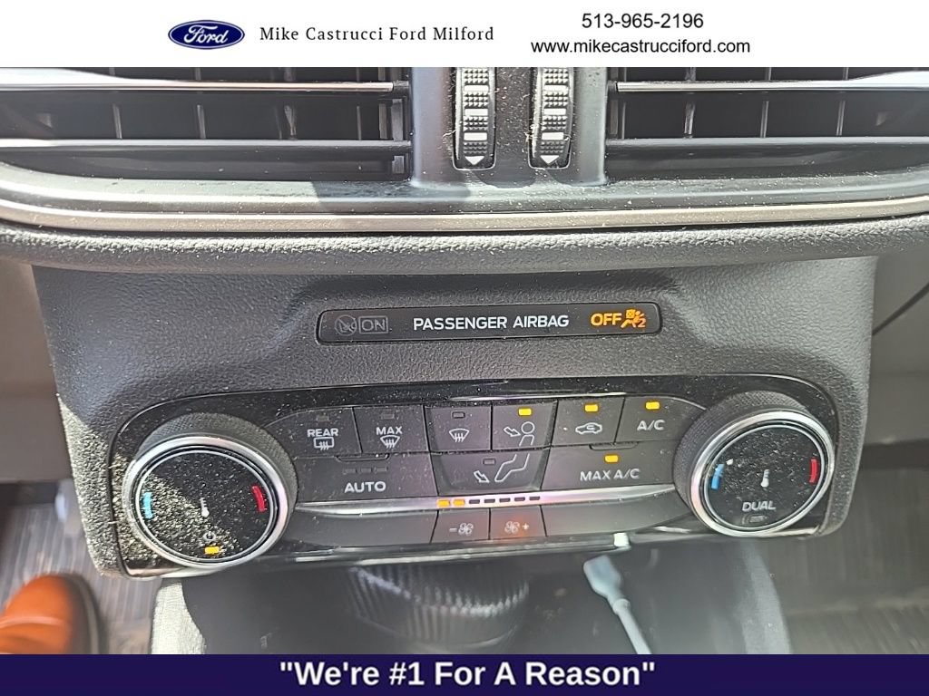 Certified 2022 Ford Escape SE w/ SE Sport Appearance Package FWD image 9