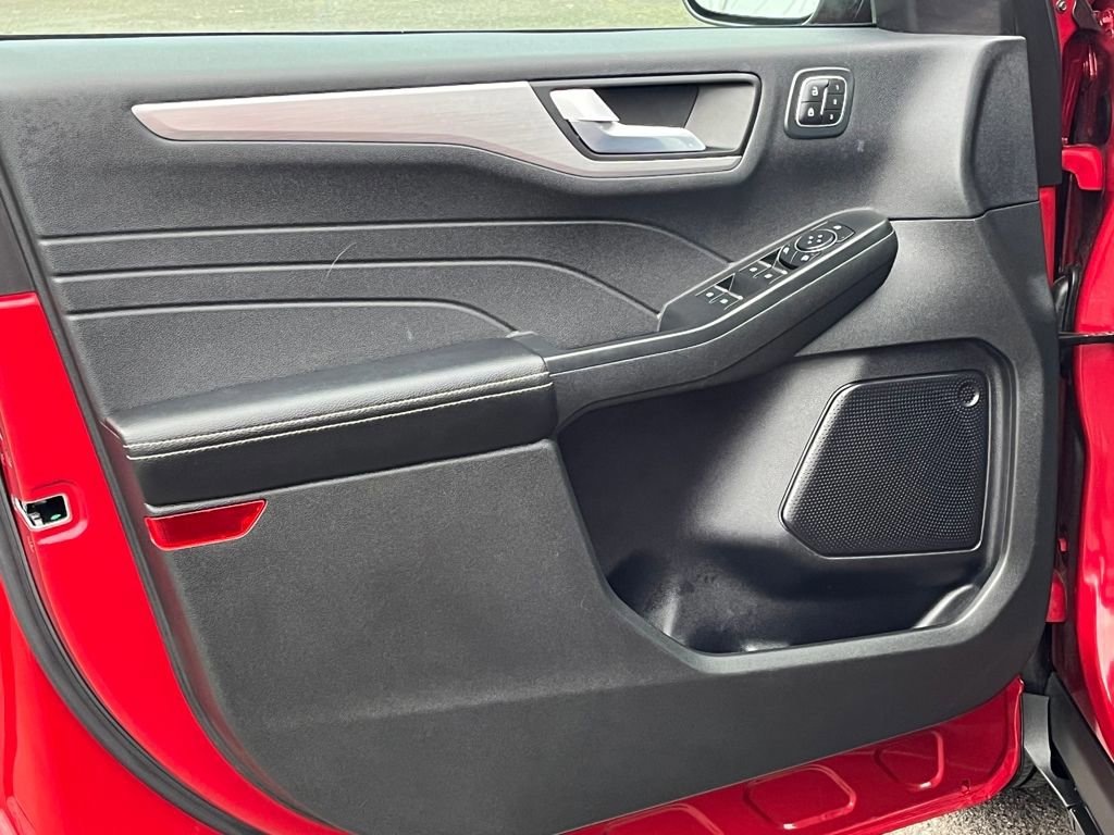 Certified 2023 Ford Escape Platinum image 13