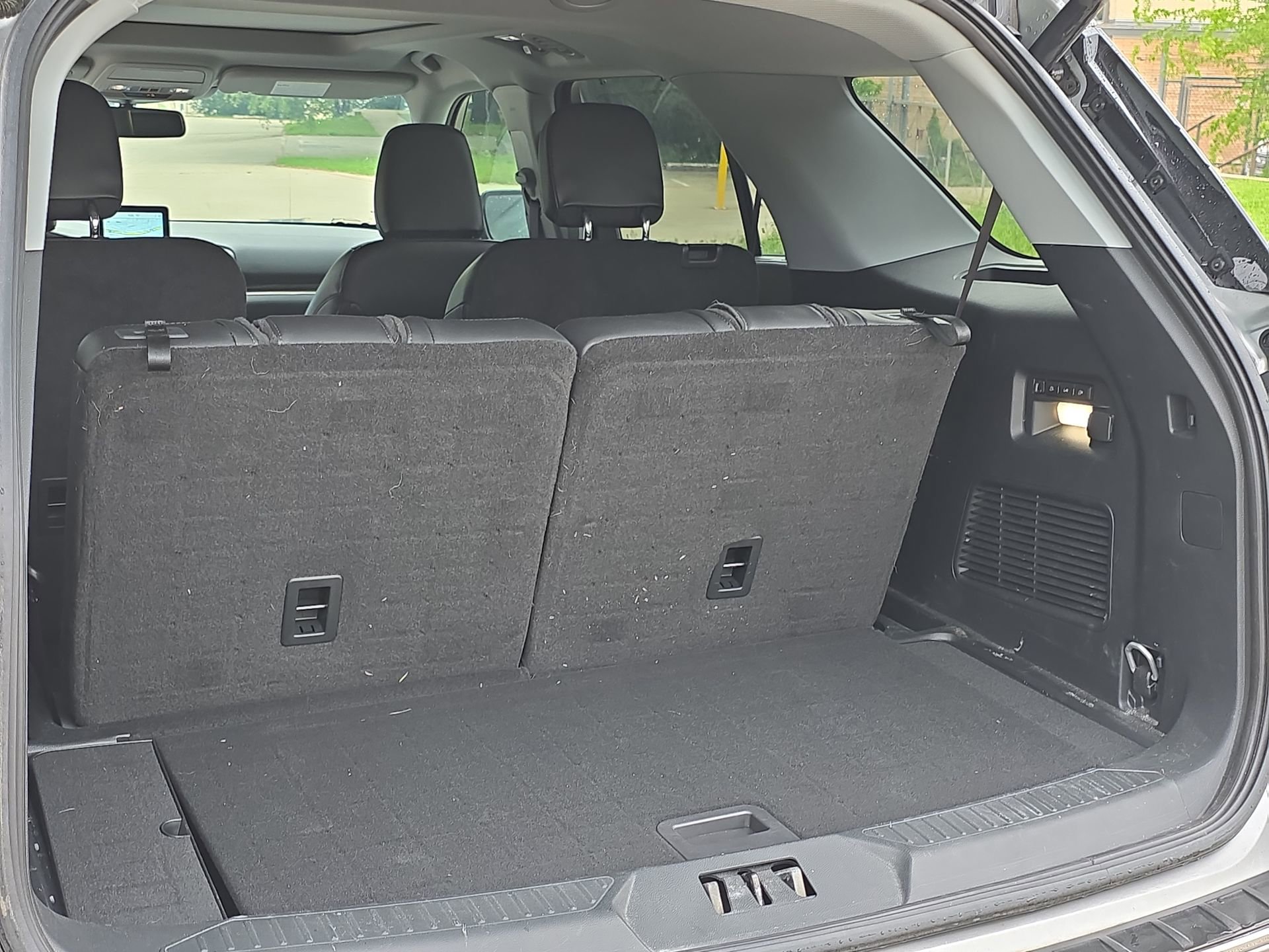 Certified 2023 Ford Explorer Limited w/ Limited Technology Package RWD image 24