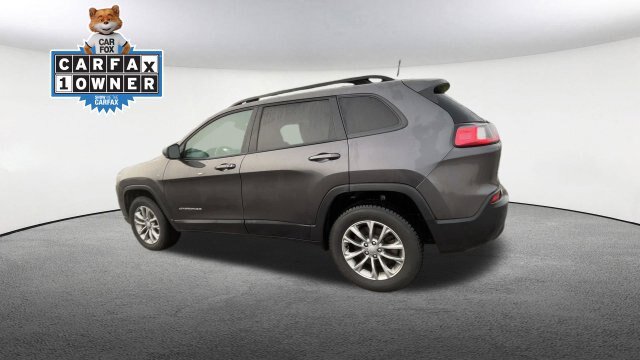 Used 2022 Jeep Cherokee Latitude Lux w/ Mopar Interior Package AWD/4WD image 7