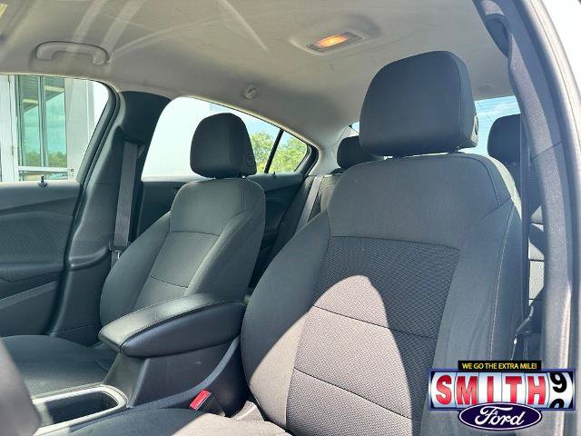 Used 2017 Chevrolet Cruze LS FWD image 16