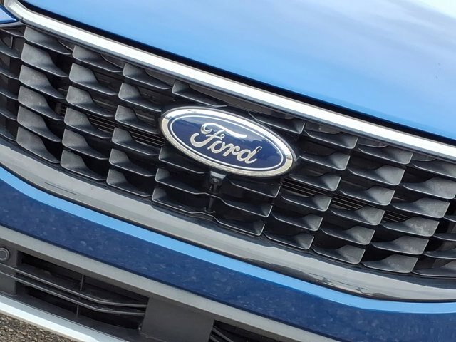 Certified 2023 Ford Escape Platinum w/ Premium Technology Package AWD/4WD image 17