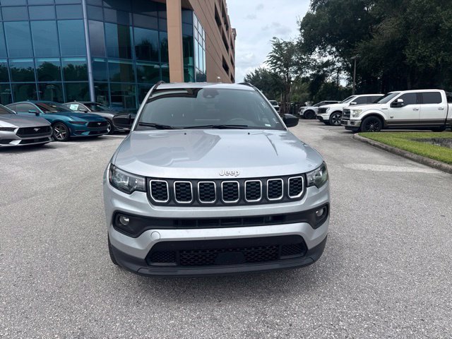 Used 2024 Jeep Compass Latitude AWD/4WD image 11