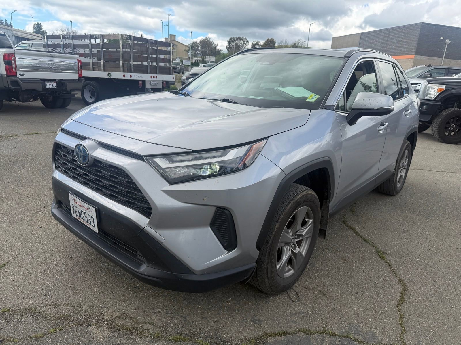 Used 2023 Toyota RAV4 XLE w/ Convenience Package image 1