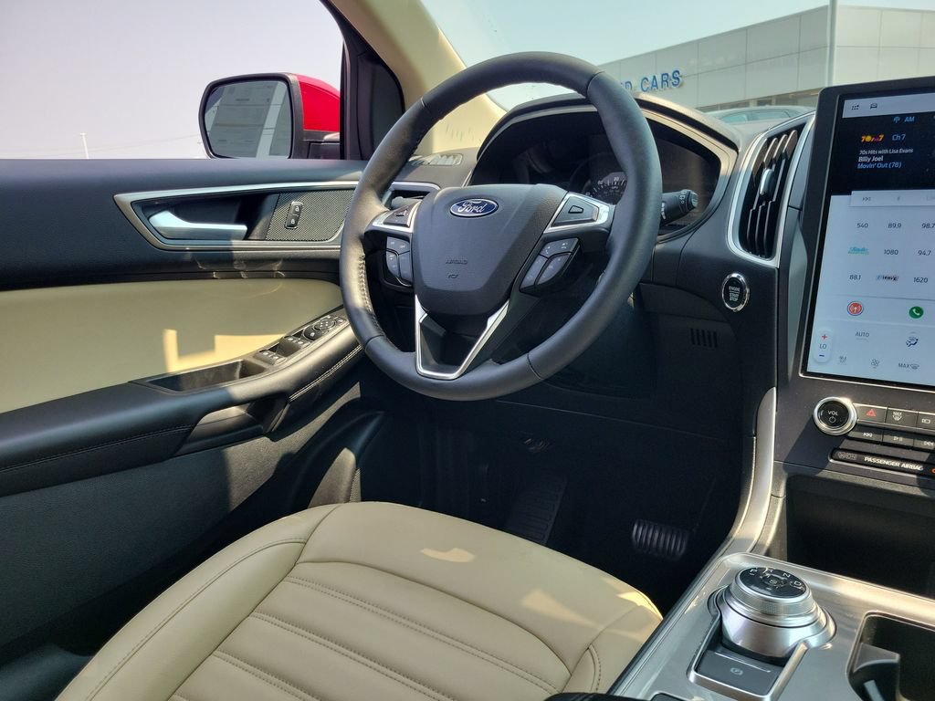 Certified 2024 Ford Edge SEL w/ Convenience Package AWD/4WD image 13