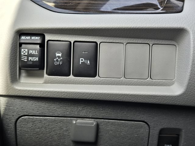 Used 2020 Toyota Sienna XLE w/ XLE Navigation Package FWD image 21