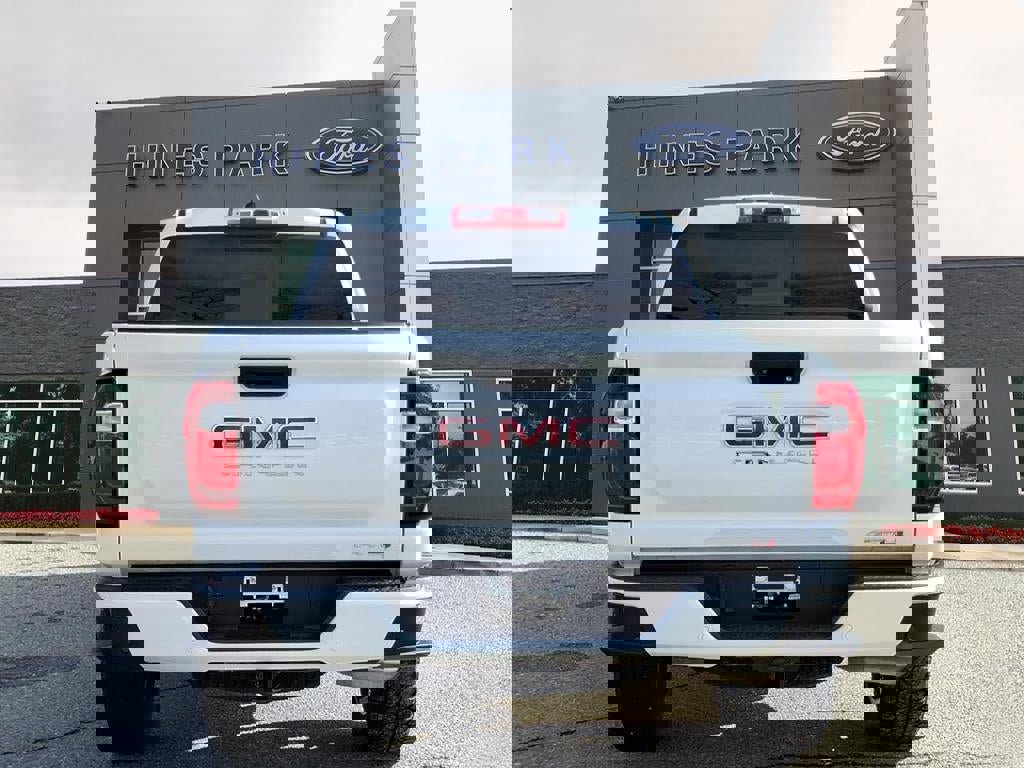 Used 2024 GMC Canyon AT4 w/ Canyon Safety Plus Package image 4