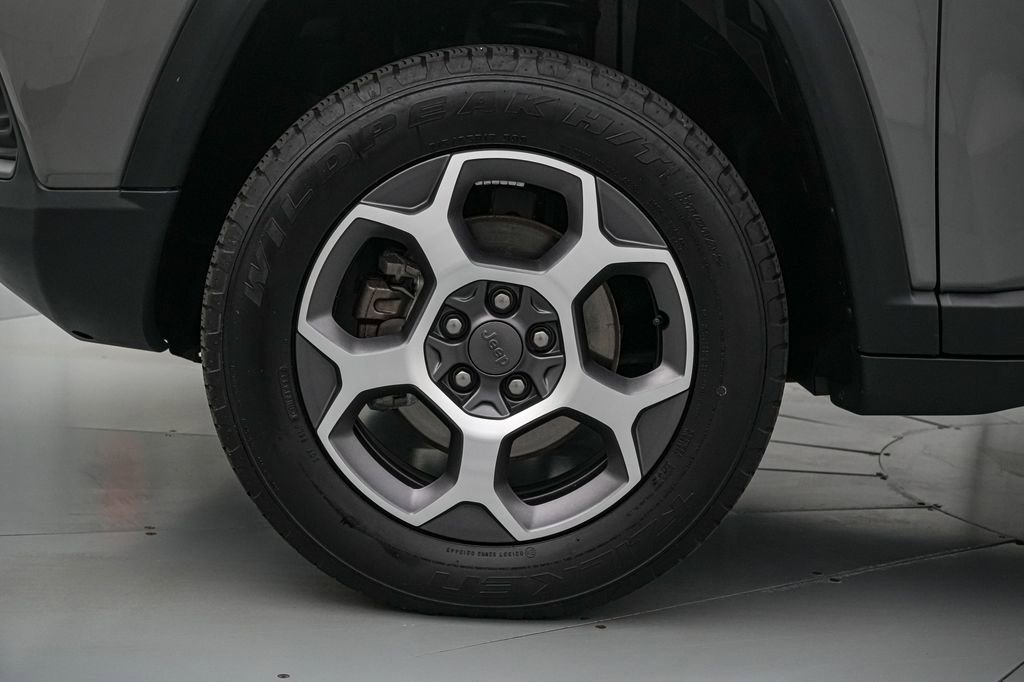 Used 2022 Jeep Compass Trailhawk w/ Sun and Sound Group AWD/4WD image 10