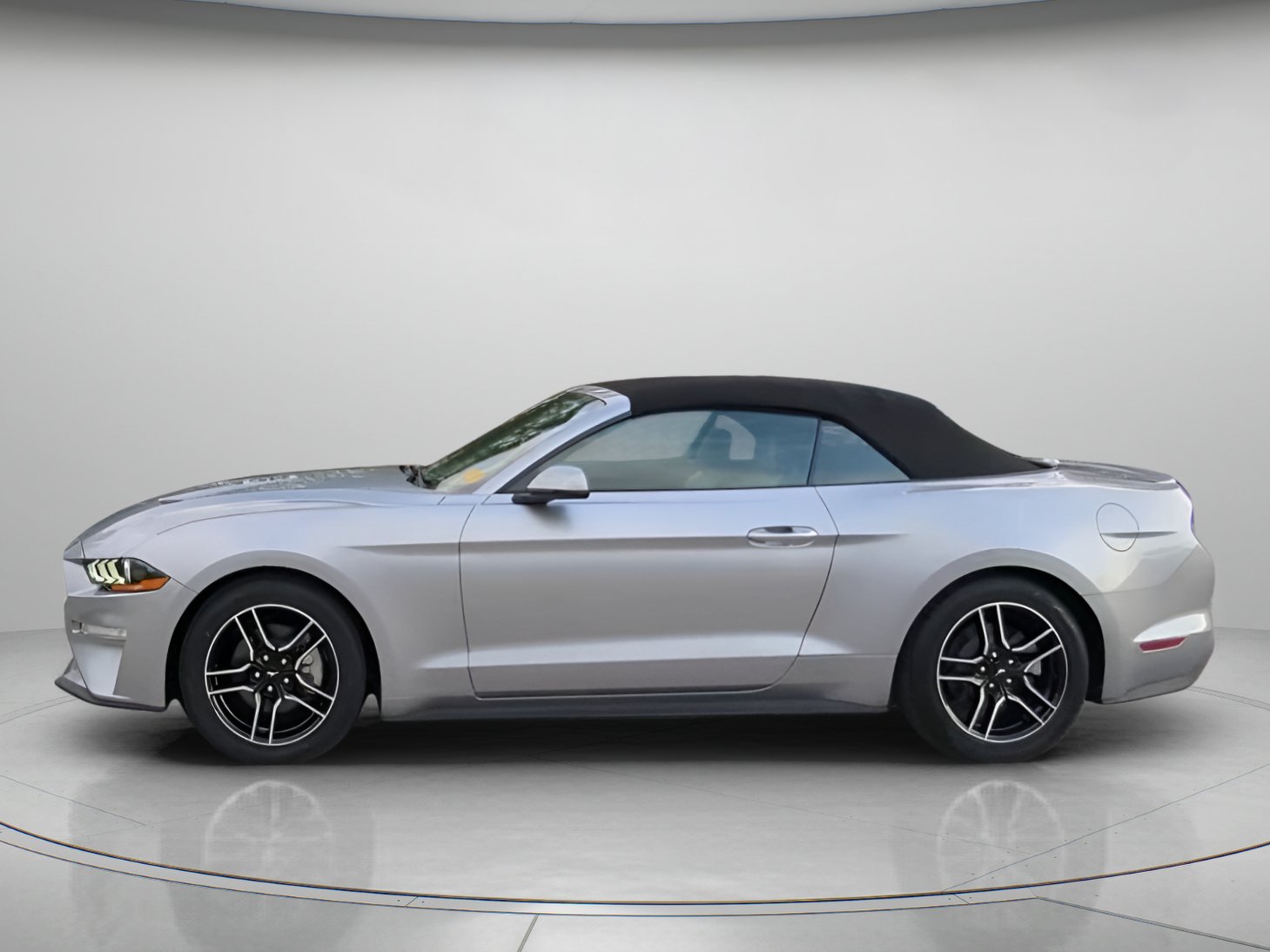 Certified 2020 Ford Mustang Premium RWD image 16