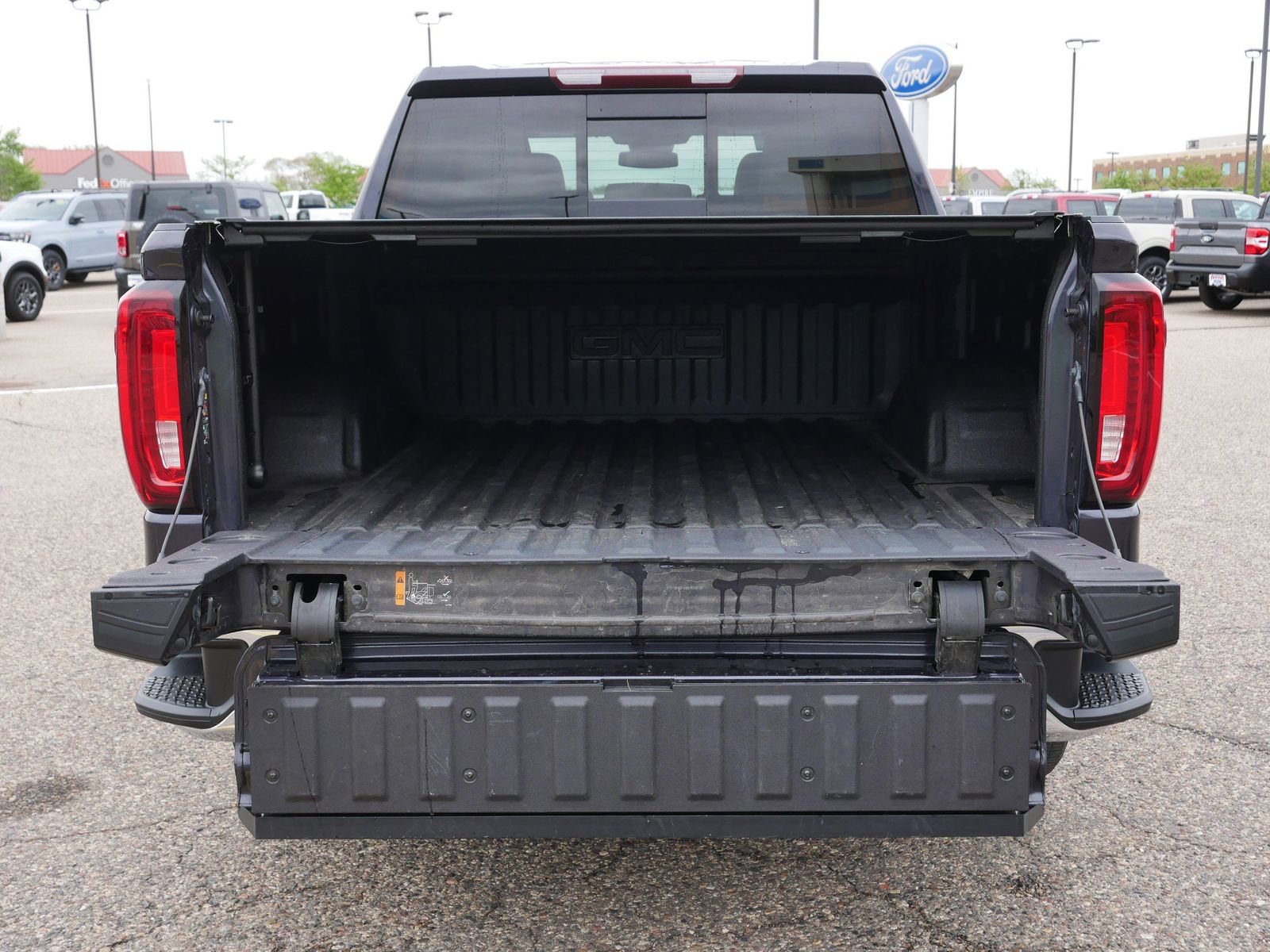 Used 2022 GMC Sierra 1500 SLT w/ SLT Premium Plus Package AWD/4WD image 15