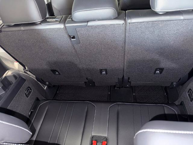 Used 2023 Volkswagen Tiguan SE w/ Panoramic Sunroof Package FWD image 27