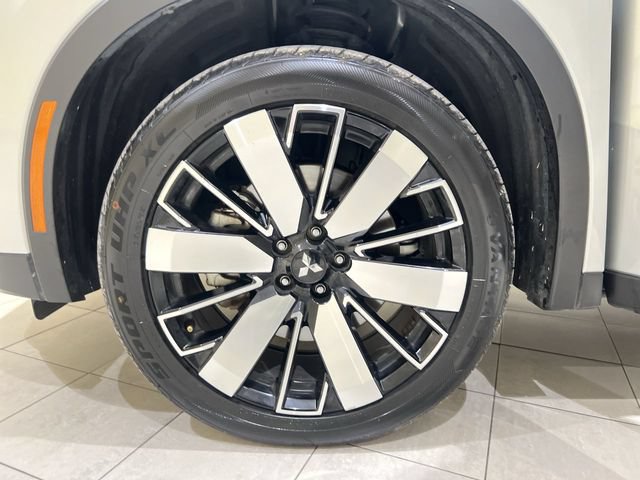 Used 2025 Mitsubishi Outlander AWD image 30