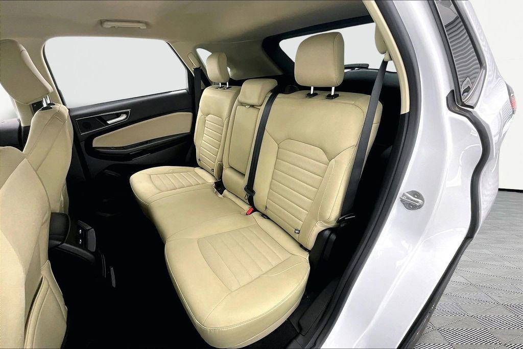 Certified 2024 Ford Edge SE image 26