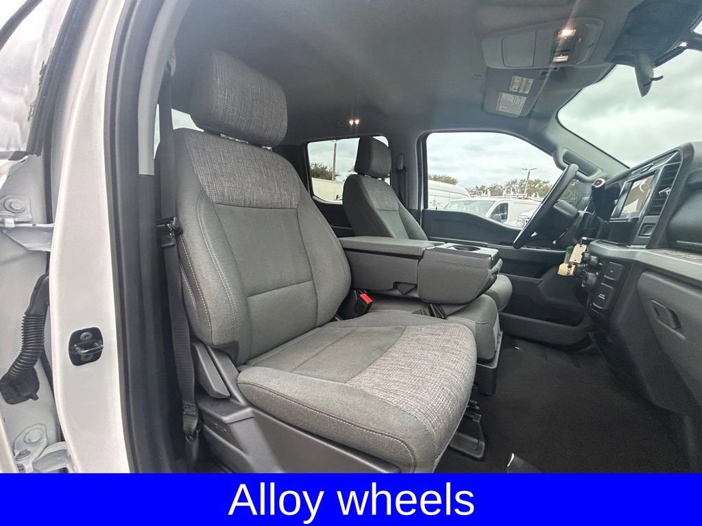 Certified 2025 Ford F250 XLT image 28