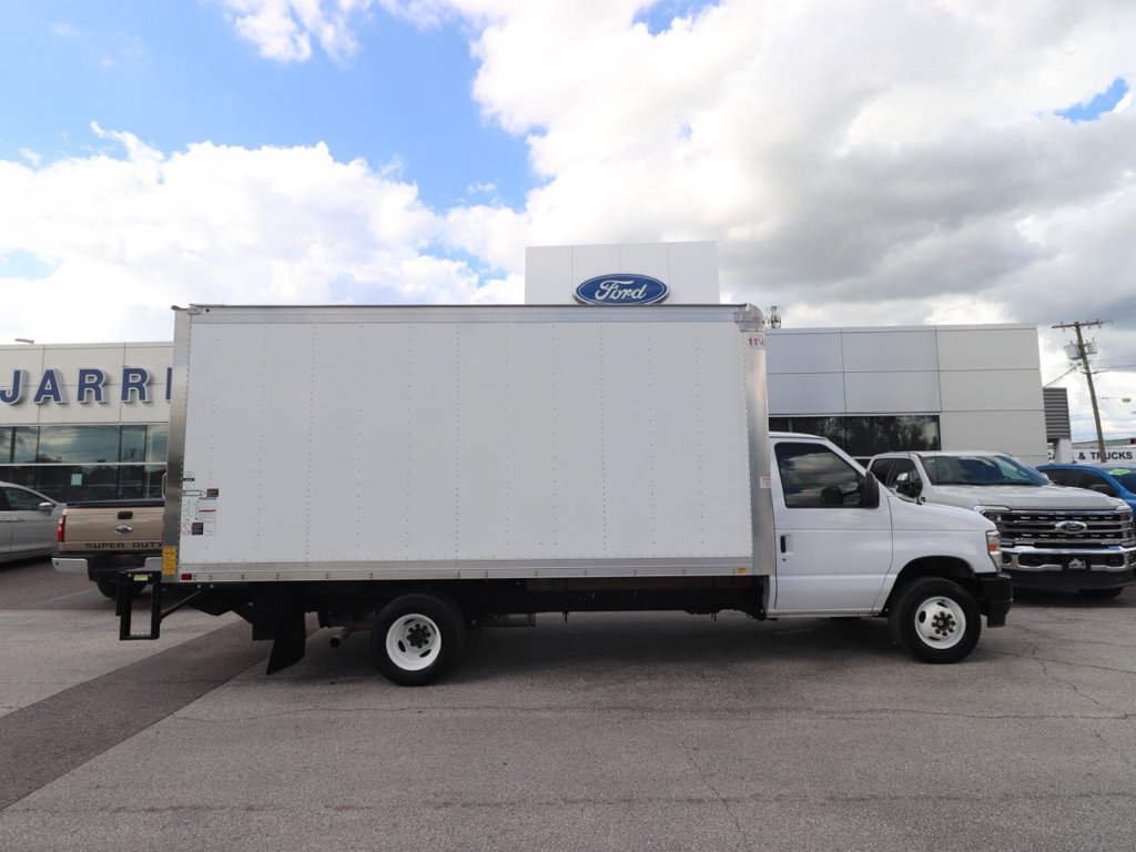 Certified 2025 Ford E-450 and Econoline 450 Super Duty w/ Power Equipment Group RWD image 18