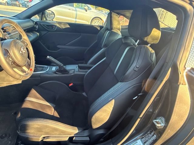 Used 2023 Toyota GR86 Premium w/ ALL Weather Mat Package (TMS) RWD image 7