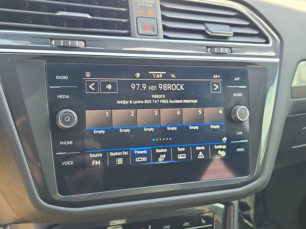 Used 2024 Volkswagen Tiguan SE R-Line image 22