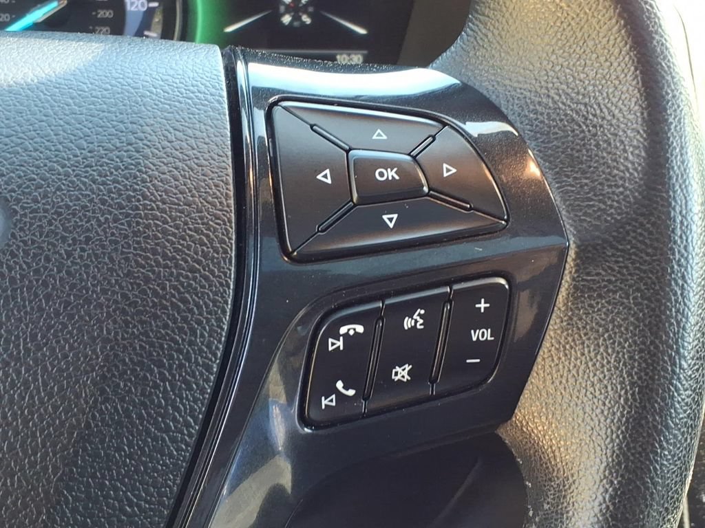 Certified 2018 Ford Explorer XLT w/ Equipment Group 202A AWD/4WD image 30