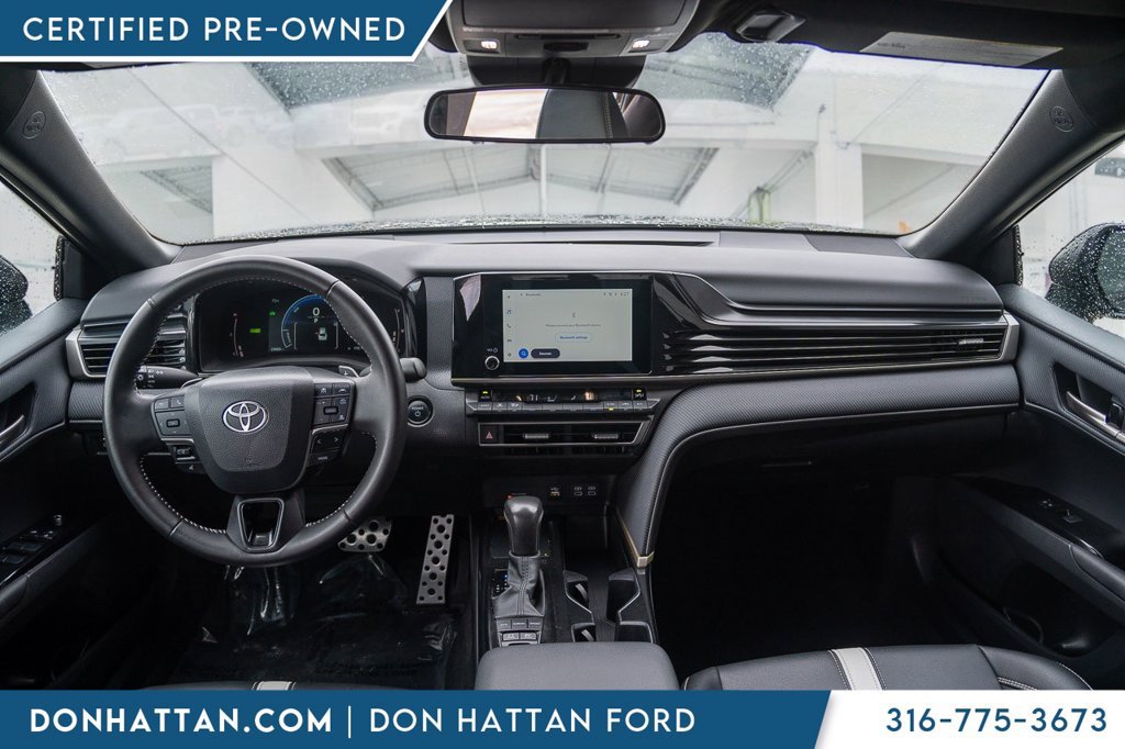 Used 2025 Toyota Camry SE FWD image 4