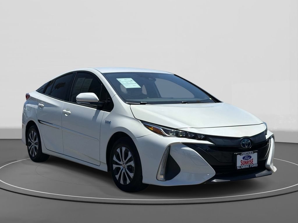 Used 2020 Toyota Prius Prime XLE FWD image 4