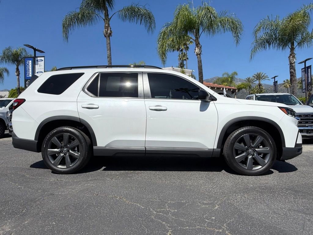 Used 2025 Honda Pilot Sport image 9