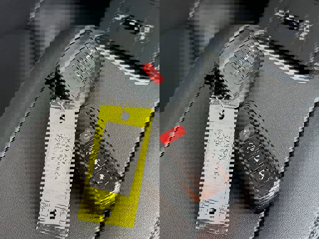 Used 2023 Toyota Highlander XLE image 22