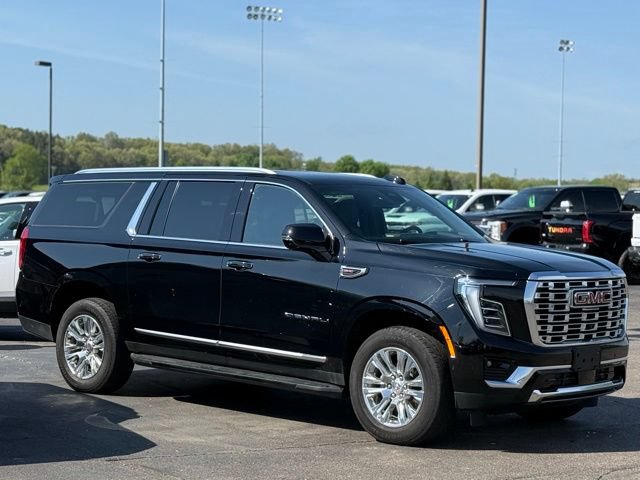 Used 2025 GMC Yukon XL Denali AWD/4WD image 36