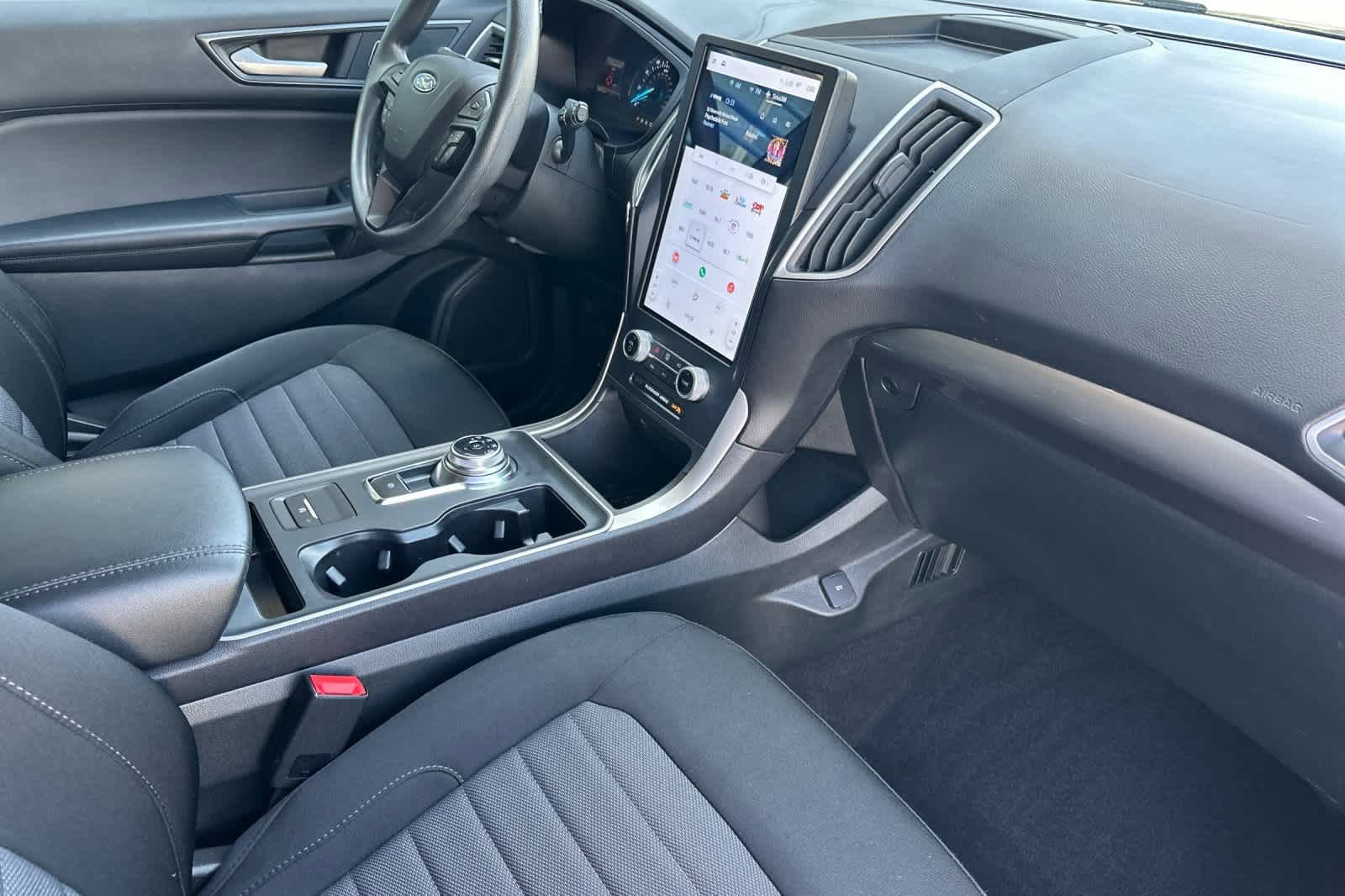 Certified 2023 Ford Edge SE w/ Black Appearance Package image 16