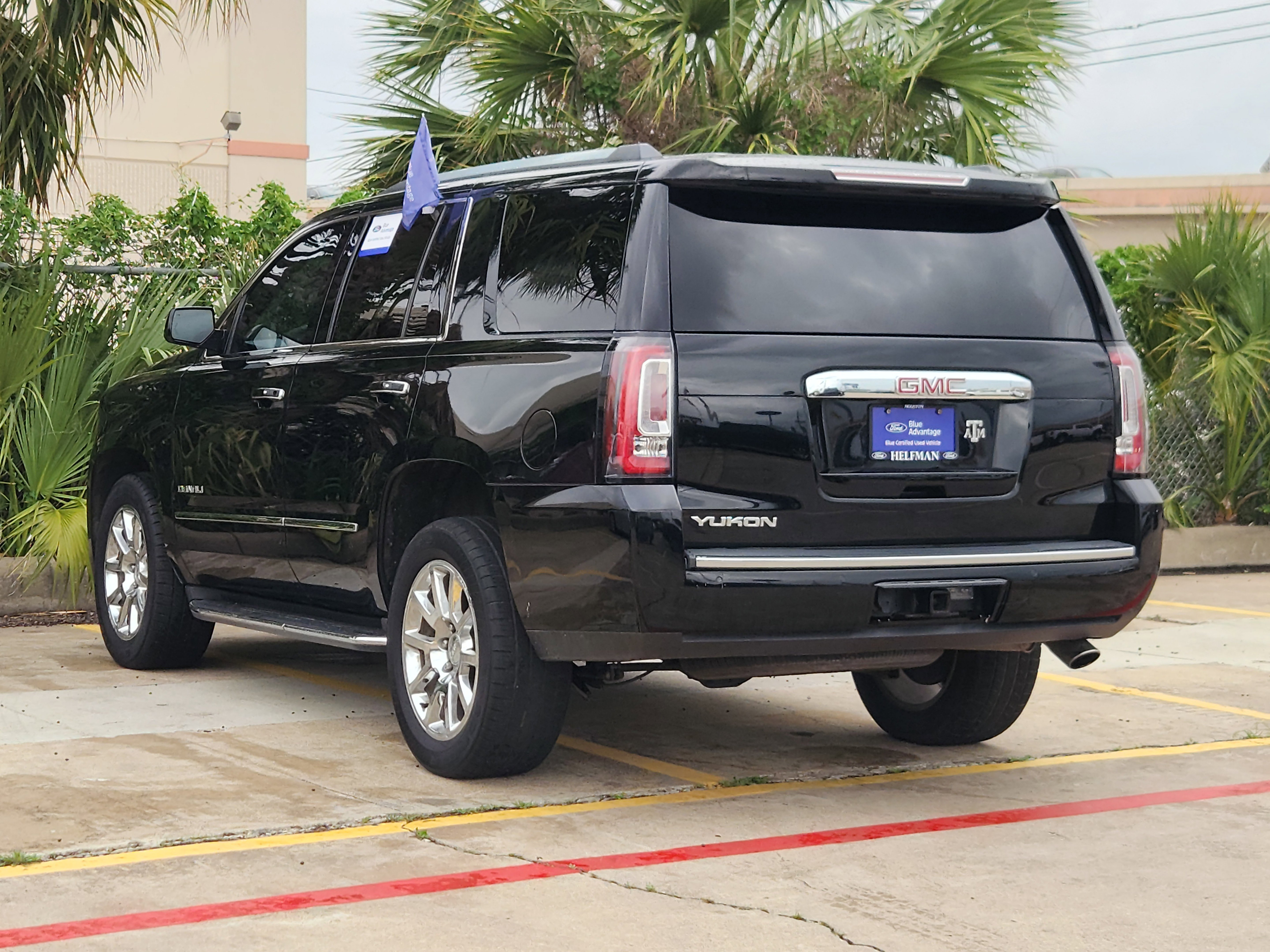 Used 2019 GMC Yukon Denali RWD image 4