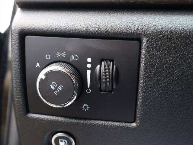 Used 2018 Jeep Grand Cherokee Altitude AWD/4WD image 14
