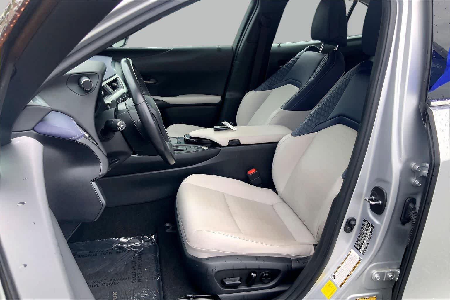Used 2020 Lexus UX 250h w/ Accessory Package 2 AWD/4WD image 8