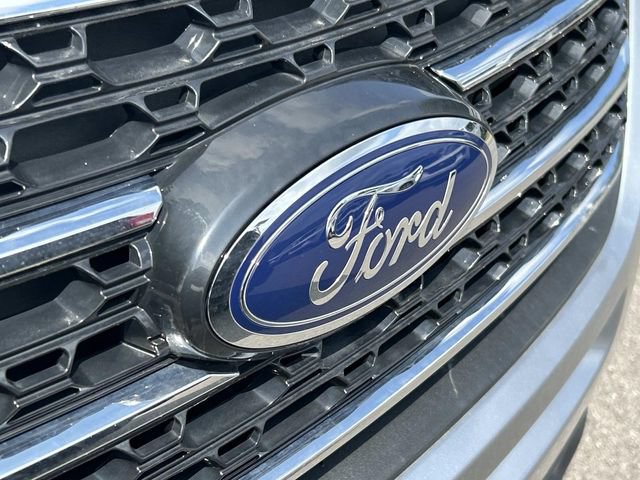 Certified 2023 Ford Explorer XLT w/ Equipment Group 202A AWD/4WD image 4