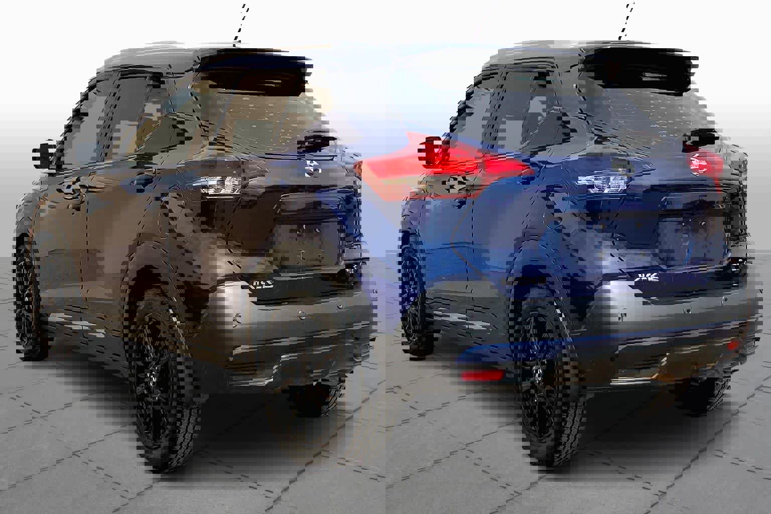 Used 2020 Nissan Kicks SR image 12