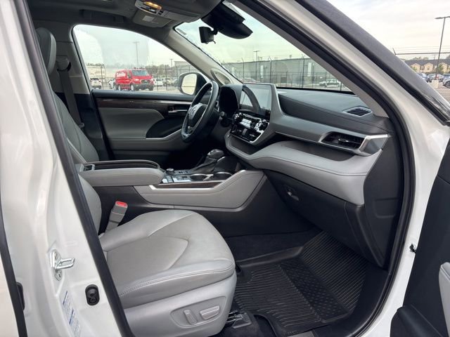 Used 2022 Toyota Highlander Platinum image 8