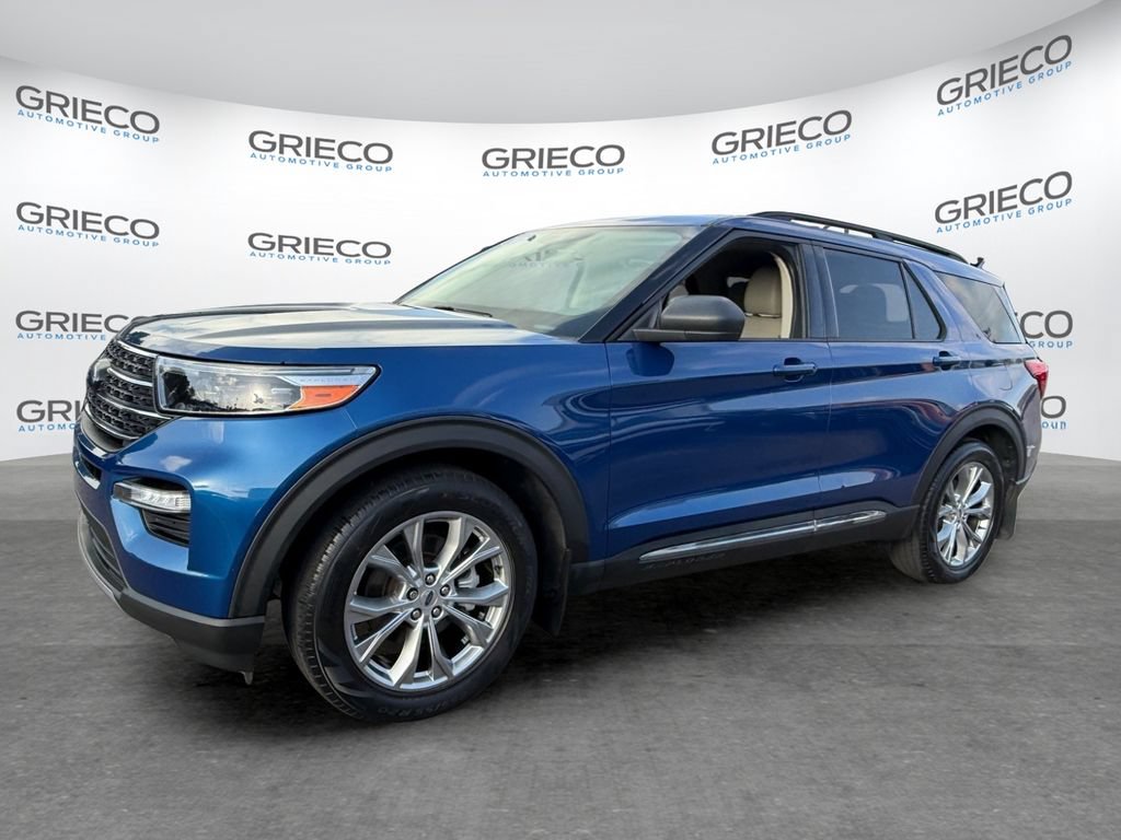 Certified 2022 Ford Explorer XLT w/ Equipment Group 202A RWD image 3