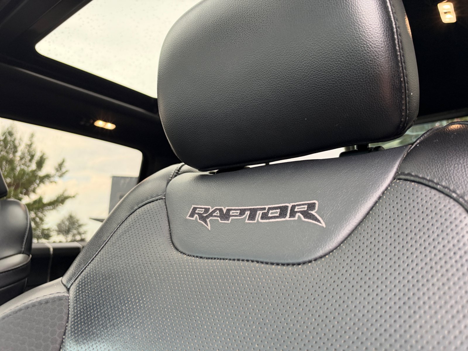 Certified 2019 Ford F150 Raptor w/ Equipment Group 802A Luxury AWD/4WD image 22