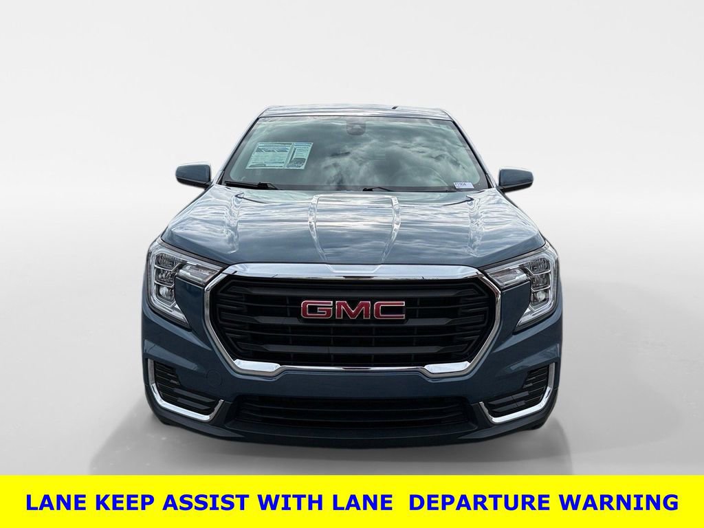 Used 2024 GMC Terrain SLE image 8