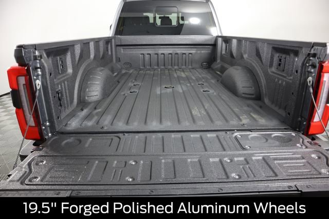 Certified 2025 Ford F450 Platinum w/ FX4 Off-Road Package image 39