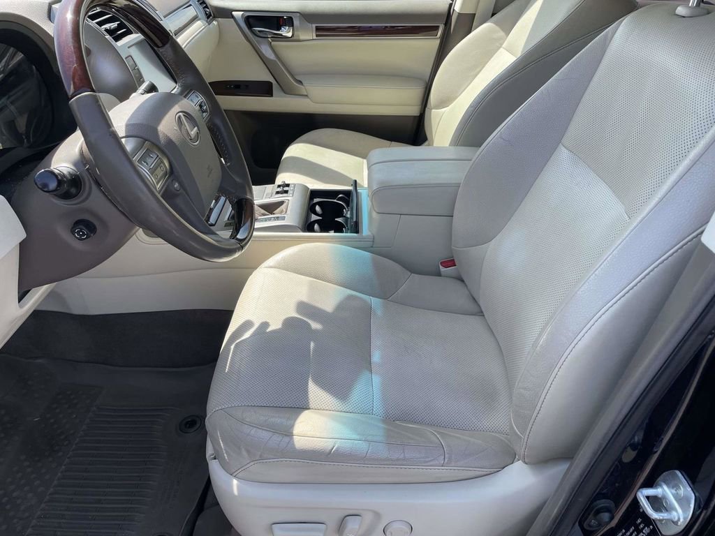 Used 2019 Lexus GX 460 Premium w/ Premium Package AWD/4WD image 13